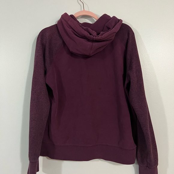 Burgundy roots hoodie - Picture 6 of 9